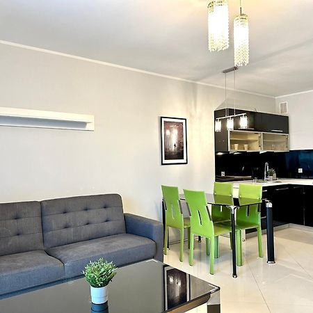 Appartamento Apartament Z Tarasem Gdynia Dabrowa Esterno foto